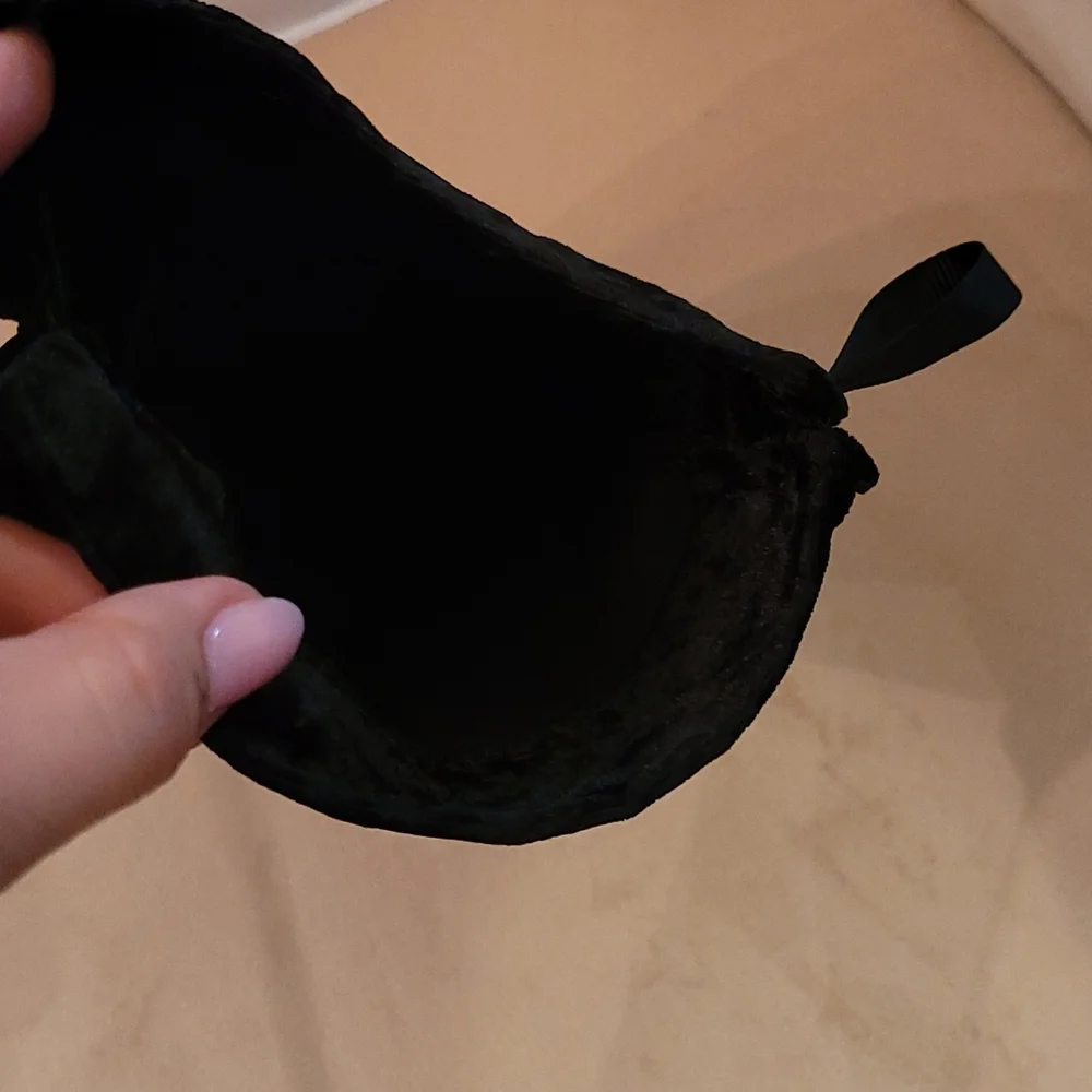 Dolce & Gabbana Velvet Pouch - Picture 4 of 5